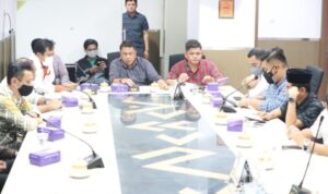Komisi C DPRD Makassar gelar RDP dengan AMPR Sikapi Izin Amdalalin Royal Apartement
