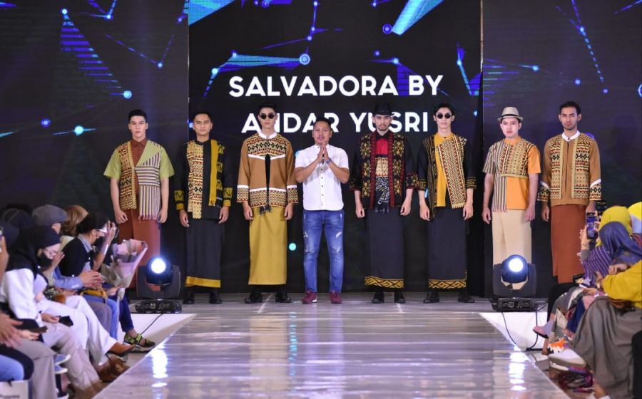 Keren, Batik Rongkong ‘’Hipnotis’’ Penonton Surabaya Fashion Festive di Kota Surabaya