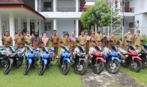 Penyuluh Pertanian Pendamping READSI di Luwu Utara menerima kendaraan operasional roda dua