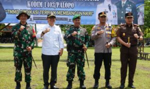 Wakil Bupati Luwu Utara, Suaib Mansur saat menghadiri penutupan TNI Manunggal Membangun Desa (TMMD) ke-115