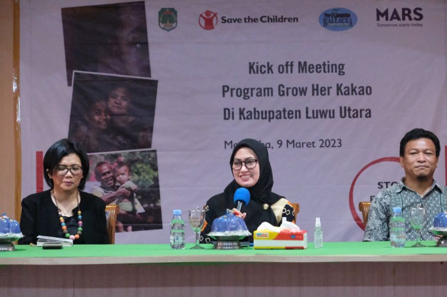 Bupati Luwu Utara, Indah Putri Indriani saat menyampaikan sambutan pada Kick Off Meeting Grow Her Kakao