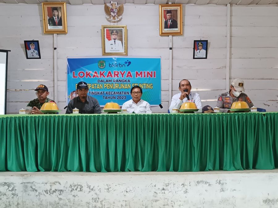 Lokakarya Mini Percepatan Penurunan Stunting Tingkat Kecamatan, di Aula Kantor Camat Seko