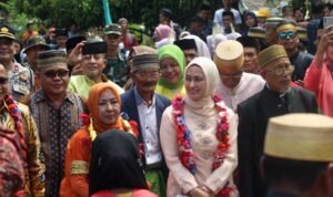 Bupati Indah Resmikan Rumah Adat Kombong Pitu Masapi