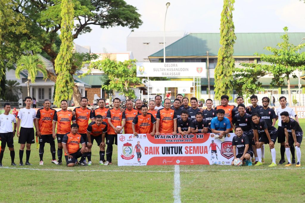 Piala Wali Kota Cup VII 2024 Makassar resmi dibuka oleh Pj Gubernur Sulawesi Selatan Prof Zudan Arif Fakrulloh di Lapangan Hasanuddin, Sabtu (8/06/2024).
