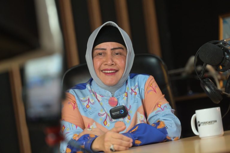 Ketua TP PKK Kota Makassar Indira Yusuf Ismail menyampaikan peran sentral perempuan dalam mendukung pembangunan Kota Makassar. Salah satunya dalam menciptakan Ketahanan Keluarga.