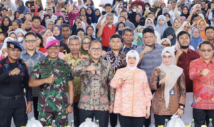 Danny Pomanto Lepas Pendistribusian Bantuan Pangan Beras Pemerintah Tahap II di Makassar