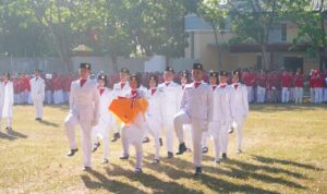 Upacara peringatan hari kemerdekaan Republik Indonesia kembali digelar di Sekolah Islam Athirah dalam rangka HUT ke-79 RI. Seperti pada tahun sebelumnya, upacara digelar dari tiga wilayah yakni Kajaolalido, Bukit Baruga, dan Bone, Kamis (17/8/2024).