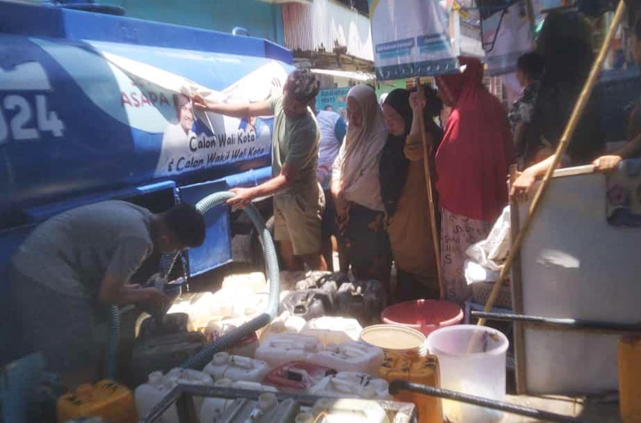 Tim relawan Andi Seto-Rezki Lutfi (SEHATI) telah mengorganisir distribusi air bersih di Kelurahan Buloa dan Pannampu Kecamatan Tallo serta Jl. Sabutung Baru IV Pintu Gerbang Masjid Nurul Jihad Kelurahan Camba Berua Kecamatan Ujung Tanah