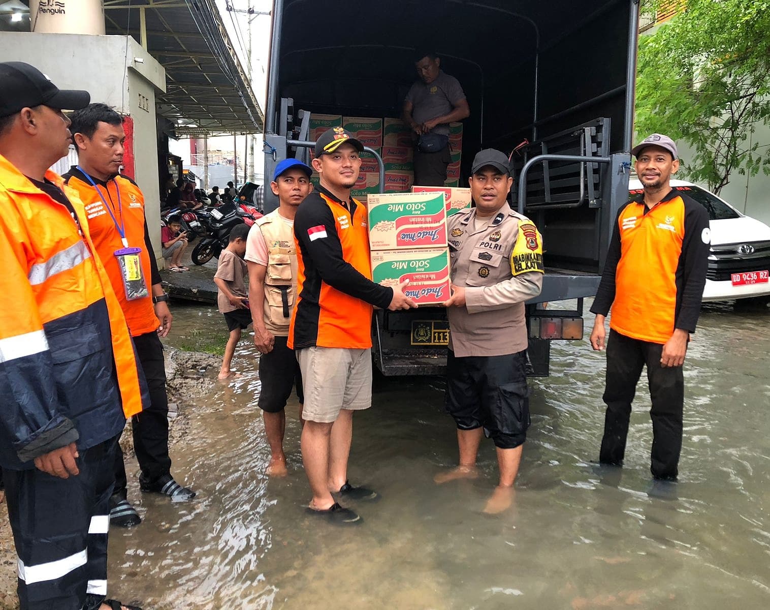 Kolaborasi Pemkot Makassar, Forkopimda dan Relawan Pulihkan Kelurahan Katimbang Terdampak Banjir