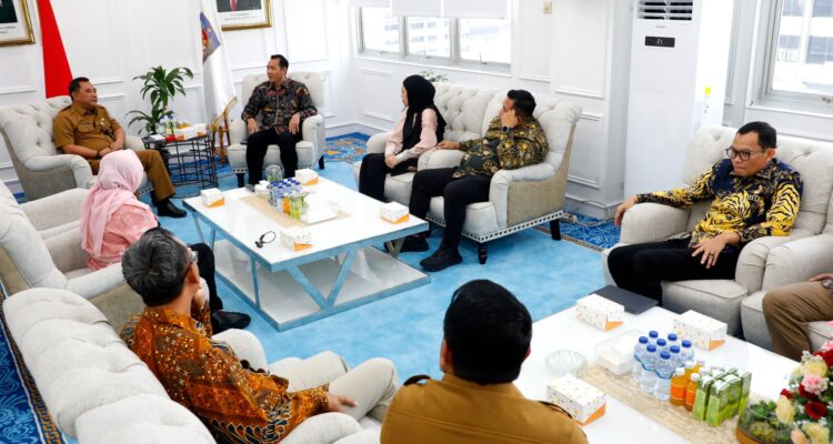 Komisi Penyiaran Indonesia (KPI) Pusat berharap revisi Undang-Undang (UU) Nomor 23 Tahun 2014 tentang Pemerintahan Daerah (Pemda) menjadi solusi permasalahan kelembagaan di KPI Daerah. Pasalnya, sejak diterbitkan Peraturan Pemerintah (PP) Nomor 18 Tahun 2016 tentang Perangkat Daerah, fungsional KPID di seluruh Provinsi, mengalami kesulitan baik secara kesekretariatan maupun penganggaran.