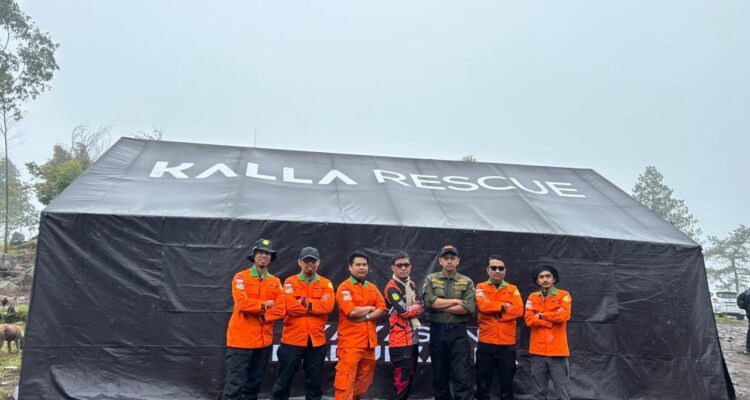 Para personel Kalla Rescue saat bergabung dalam Operasi Siaga SAR Merah Putih di Gunung Bawakaraeng, Kabupaten Gowa, beberapa waktu lalu.