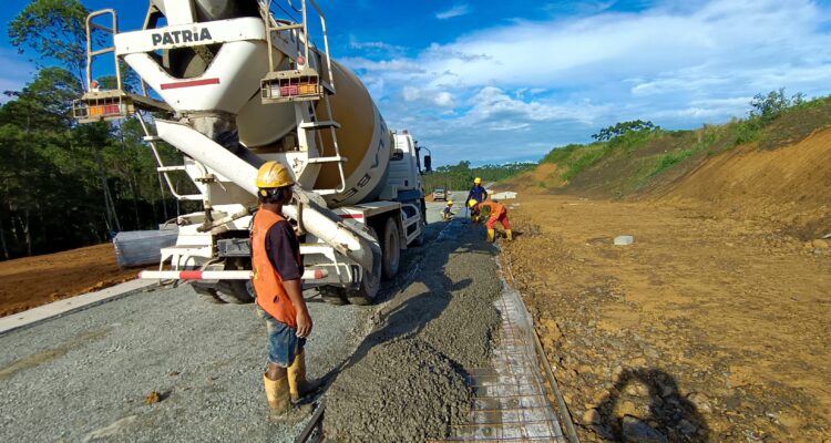 Kalla Beton resmi memulai operasional batching plant terbarunya di Unaaha, Kabupaten Konawe, Sulawesi Tenggara.