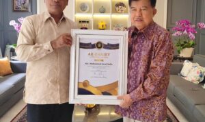 WhatsApp Image 2025-08-18 at 15.53.28 Jusuf Kalla Dapat Penghargaan