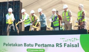 Peletakan Batu Pertama RS Faisal Ketua Dewan Pembina Yayasan RS Islam Faisal, HM Jusuf Kalla melakukan peletakan batu pertama gedung baru RS Faisal, Senin (22/9/2025). Ia didampingi oleh Wali Kota Makassar, Munafri Arifuddin; CEO KALLA, Solihin Jusuf Kalla; Finance & Legal Director KALLA, Imelda Jusuf Kalla; Kepala Dinas Kesehatan Sulsel, Dr. dr. Ishaq Iskandar, Ketua Yayasan RS Islam Faisal, Prof Mansyur Ramly, dan Direktur Utama RS Faisal, dr. Salwa Mochtar.
