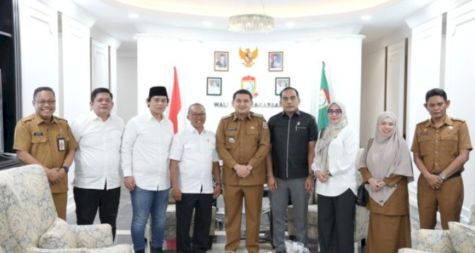 Ketua Fraksi Irwan Hasan, jajaran anggota Fraksi PPP melakukan silaturahmi ke Kantor Balaikota, Selasa (29/4/2025), Ketua Fraksi Irwan Hasan, jajaran anggota Fraksi PPP melakukan silaturahmi ke Kantor Balaikota, Selasa (29/4/2025),