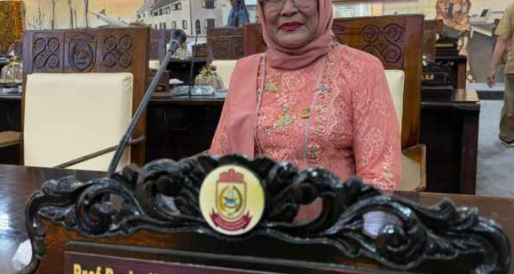 ANGGOTA DPRD MAKASSAR - Prof. Dr. Ir. H. Apiaty K Amin Syam,