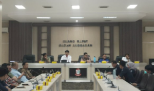 Komisi A DPRD Kota Makassar menggelar rapat dengar pendapat dengan Asosiasi Pengusaha Industri Hiburan (APIH) Makassar, di ruang Badan Anggaran DPRD, Jalan A.P. Pettarani, pada Selasa (3/6/2025). Komisi A DPRD Kota Makassar menggelar rapat dengar pendapat dengan Asosiasi Pengusaha Industri Hiburan (APIH) Makassar, di ruang Badan Anggaran DPRD, Jalan A.P. Pettarani, pada Selasa (3/6/2025).
