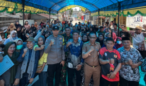 Ruslan Lallo Anggota DPRD Kota Makassar, H Ruslan Lallo, bersama konstituennya di kelurahan Kaluku Bodoa