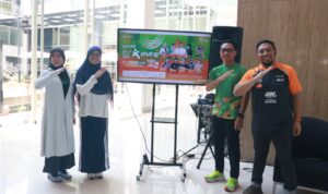 Strategic Management & Marketing General Manager KALLA, Yulia Herman; Kepala Bidang Pemberdayaan Pemuda Dispora Kota Makassar, Muhammad Dasysyara Dahyar; Ketua KYF 2025, Try Hutami, dan Ketua Kalla Run 2025, Ali Ibrahim memaparkan secara teknis pelaksanaan Kalla Run dan Kalla Youth Fest 2025 kepada awak media di Wisma Kalla, Rabu (15/10/2025). Strategic Management & Marketing General Manager KALLA, Yulia Herman; Kepala Bidang Pemberdayaan Pemuda Dispora Kota Makassar, Muhammad Dasysyara Dahyar; Ketua KYF 2025, Try Hutami, dan Ketua Kalla Run 2025, Ali Ibrahim memaparkan secara teknis pelaksanaan Kalla Run dan Kalla Youth Fest 2025 kepada awak media di Wisma Kalla, Rabu (15/10/2025).