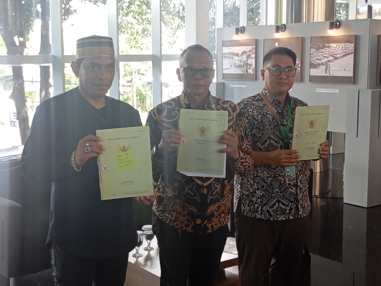 Kuasa Hukum PT Hadji Kalla, Azis T, S.H., M.H., menyampaikan klarifikasi resmi mengenai status hukum dan legalitas kepemilikan