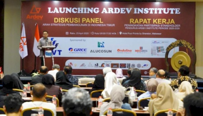 Ketua DPRD Kota Makassar, Supratman, menghadiri peluncuran resmi Ardev Institute sebagai keynote speaker dalam acara yang digelar di Hotel Four Points by Sheraton Makassar, Rabu (23/4/2025).