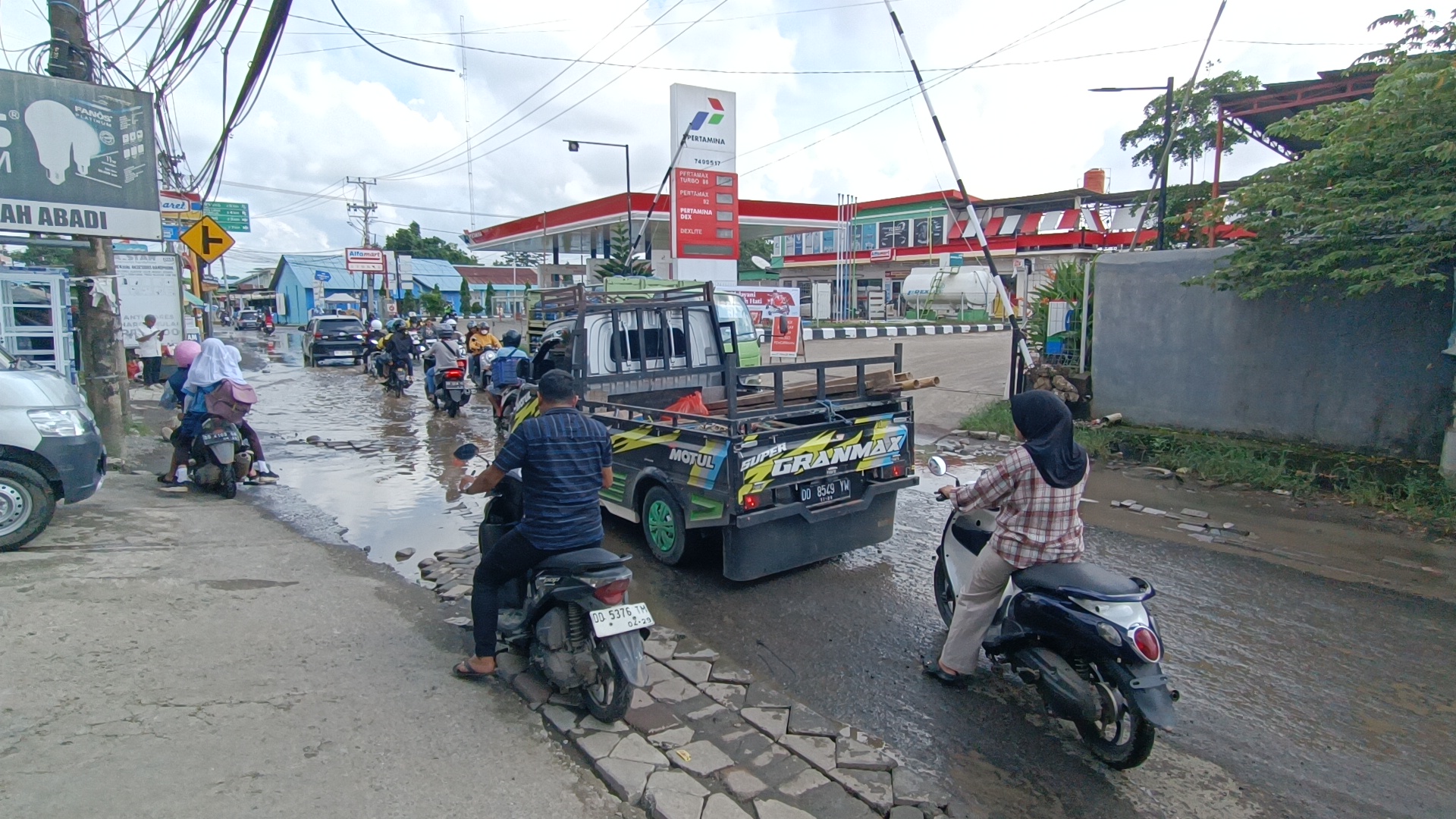 Gambar : lokasi titik banjir yang perlahan surut