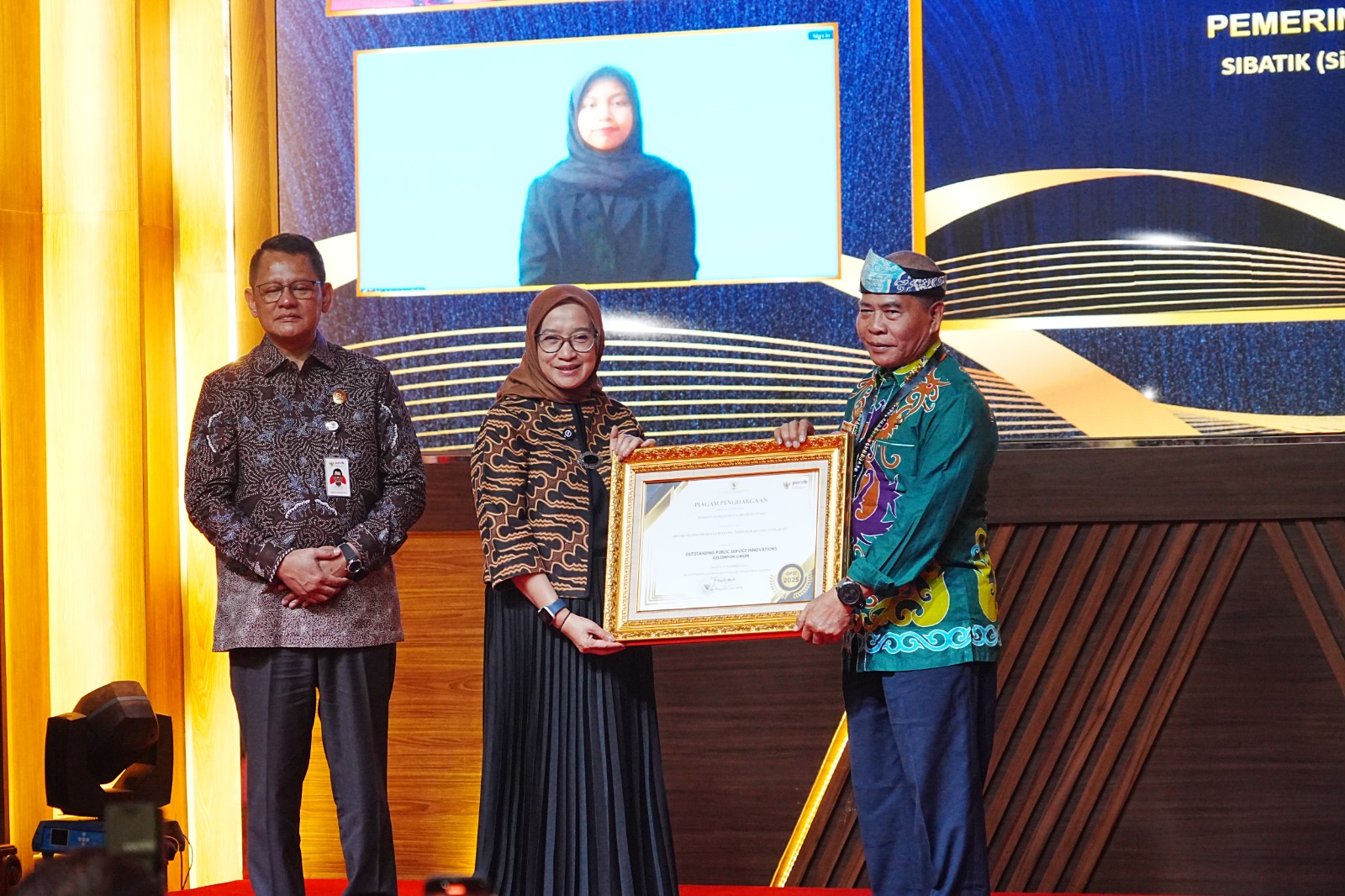 WhatsApp Image 2025-12-16 at 23.08.46