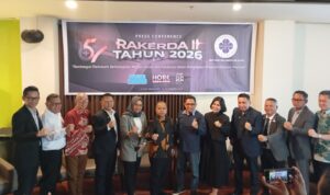Perhimpunan Hotel dan Restoran Indonesia (PHRI) Sulawesi Selatan tancap gas menyambut awal tahun 2026 dengan menyiapkan sejumlah agenda strategis berskala besar. Mulai dari bazar kuliner, Hore Expo 2026, hingga PHRI Fun Run, seluruh rangkaian kegiatan ini dirancang untuk memperkuat sektor pariwisata sekaligus menggerakkan ekonomi kreatif daerah.