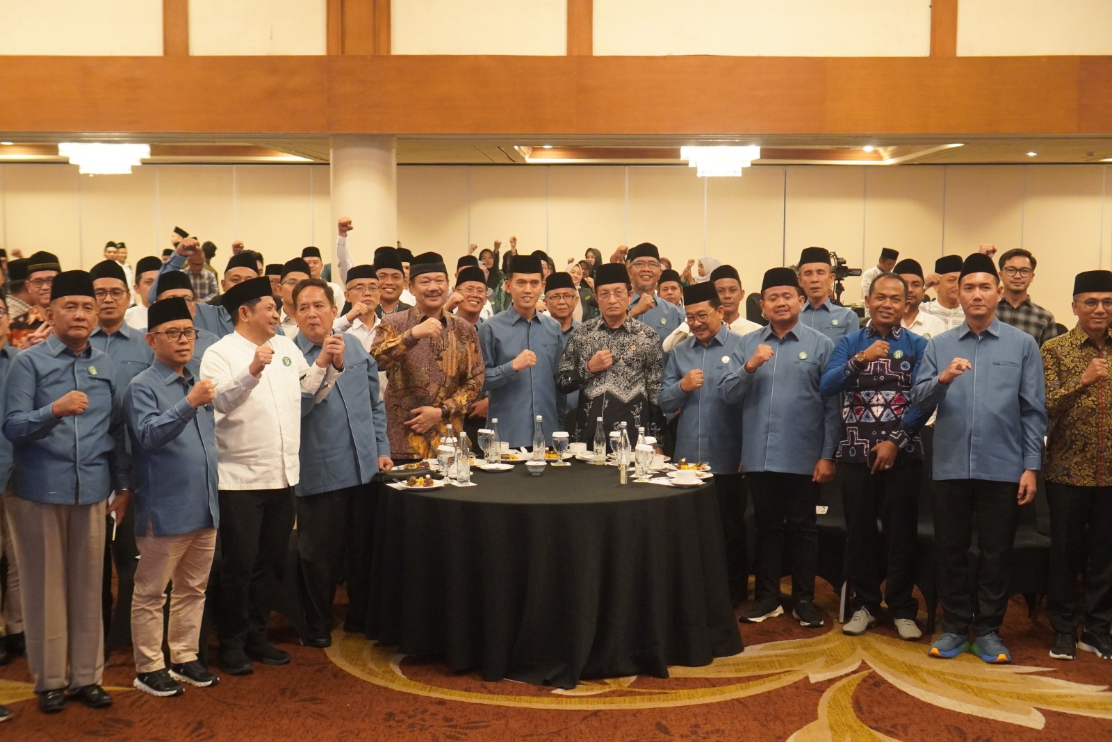 Prof. Nazaruddin Umar usai mengukuhkan kepengurusan Presidium Pusat Majelis Alumni Ikatan Pelajar Nahdlatul Ulama (MA IPNU), Sabtu (20/12), di Jakarta. Prof. Nazaruddin Umar usai mengukuhkan kepengurusan Presidium Pusat Majelis Alumni Ikatan Pelajar Nahdlatul Ulama (MA IPNU), Sabtu (20/12), di Jakarta.