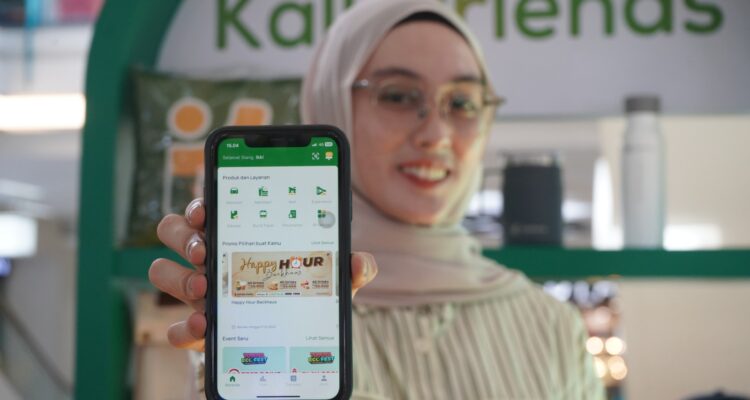 Tampilan aplikasi Kallafriends yang hadir dengan berbagai fitur, seperti layanan voucher dan produk merchant, tiket event sebesar, dan tiket attraction. Selama Ramadan, aplikasi ini menghadirkan program Shop & Greet yang berhadiah emas dan puluhan merchandise menarik bagi pelanggan yang melakukan transkasi di SAO Eating Point (SAO) Mal Ratu Indah (MaRI).