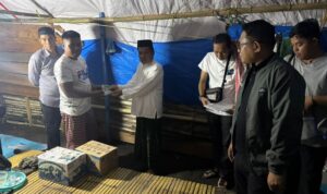 LAZ Kalla Tim LAZ Hadji Kalla menyalurkan bantuan kemanusiaan melalui Program Bantuan Penanggulangan Dampak Bencana kepada warga terdampak kebakaran di Dusun Kampung Tulu, Desa Galung Tuluk, Kecamatan Balanipa, Kabupaten Polewali Mandar, beberapa waktu lalu