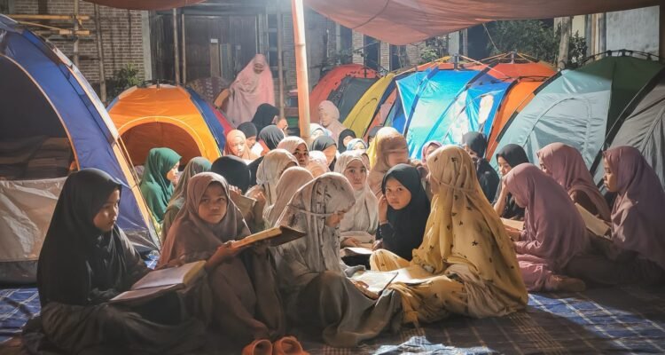 Caption: Suasana Tahfidz Camp yang dilaksanakan tim Desa Bangkit Sejahtera (DBS) LAZ Hadji Kalla di Desa Mundan, Kecamatan Anggeraja, Kabupaten Enrekang, beberapa waktu lalu.