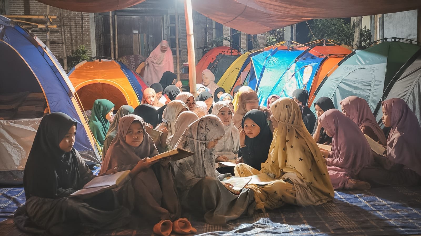 Caption: Suasana Tahfidz Camp yang dilaksanakan tim Desa Bangkit Sejahtera (DBS) LAZ Hadji Kalla di Desa Mundan, Kecamatan Anggeraja, Kabupaten Enrekang, beberapa waktu lalu.