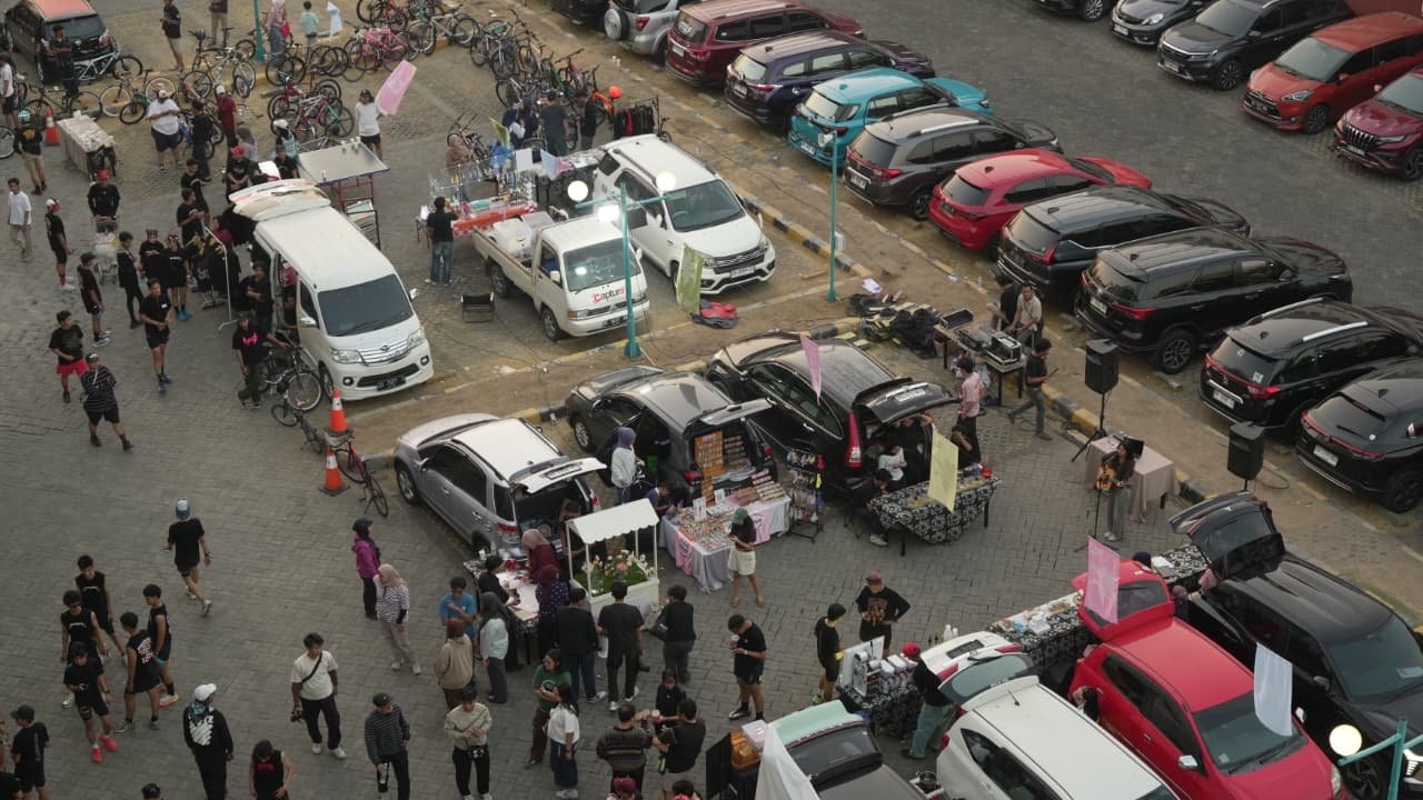 Menyambut perayaan hari ulang tahun ke-26 yang akan berlangsung pada November mendatang, Mal Ratu Indah (MaRI) menghadirkan Artcade, sebuah aktivasi komunitas yang memadukan kreativitas, komunitas, UMKM, otomotif, olahraga, hingga hiburan musik dalam satu rangkaian kegiatan. Menyambut perayaan hari ulang tahun ke-26 yang akan berlangsung pada November mendatang, Mal Ratu Indah (MaRI) menghadirkan Artcade, sebuah aktivasi komunitas yang memadukan kreativitas, komunitas, UMKM, otomotif, olahraga, hingga hiburan musik dalam satu rangkaian kegiatan.
