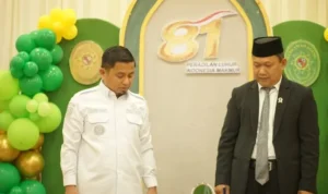 Agustus 02