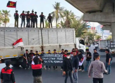 DEMO hari sumpah pemuda di jalan Andi Pangeran Pettrani Makassar Peringatan Hari Sumpah Pemuda ke-98 di Kota Makassar, Sulawesi Selatan, diwarnai rencana aksi demonstrasi dari berbagai kelompok mahasiswa, organisasi kepemudaan, dan elemen masyarakat, Rabu (28/10/2026).