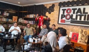 Kabupaten Sidenreng Rappang (Sidrap), Sulawesi Selatan, mencatat pertumbuhan ekonomi sebesar 7,71 persen pada 2025. Capaian tersebut menempatkan Sidrap di posisi tertinggi di Sulawesi Selatan, menurut data yang dipaparkan Bupati Syaharuddin Alrif dalam dialog refleksi dua tahun pemerintahan Presiden Prabowo Subianto. Dalam dialog yang digelar Total Politik di Jakarta, Kamis (15/10/2026) Kabupaten Sidenreng Rappang (Sidrap), Sulawesi Selatan, mencatat pertumbuhan ekonomi sebesar 7,71 persen pada 2025. Capaian tersebut menempatkan Sidrap di posisi tertinggi di Sulawesi Selatan, menurut data yang dipaparkan Bupati Syaharuddin Alrif dalam dialog refleksi dua tahun pemerintahan Presiden Prabowo Subianto. Dalam dialog yang digelar Total Politik di Jakarta, Kamis (15/10/2026)