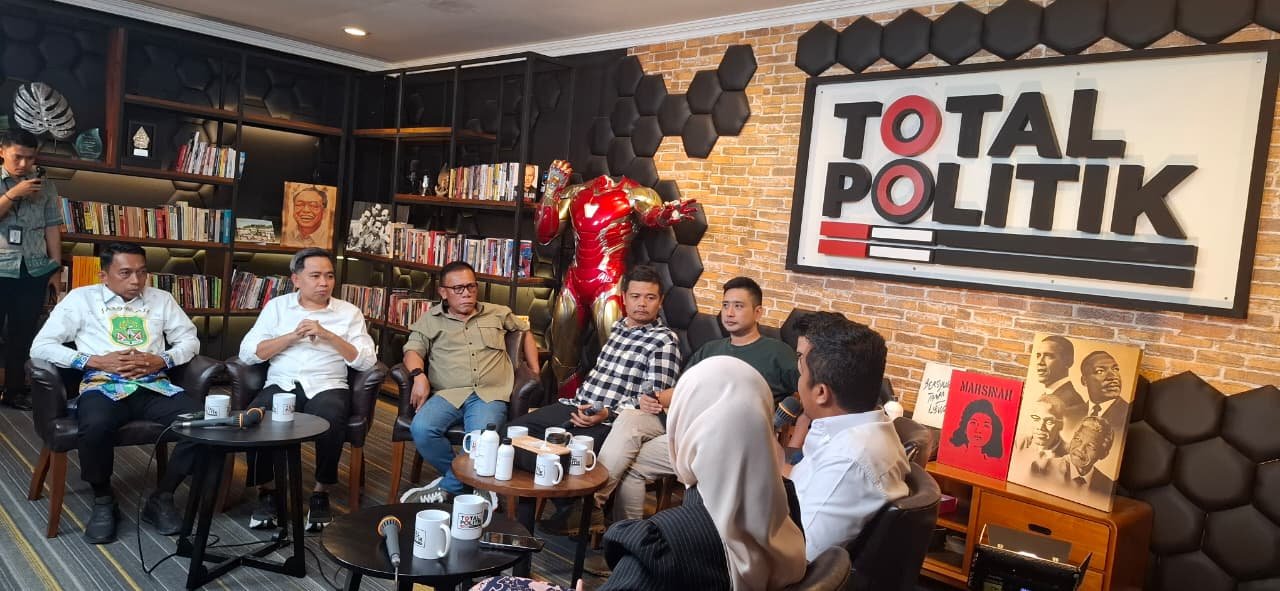 Kabupaten Sidenreng Rappang (Sidrap), Sulawesi Selatan, mencatat pertumbuhan ekonomi sebesar 7,71 persen pada 2025. Capaian tersebut menempatkan Sidrap di posisi tertinggi di Sulawesi Selatan, menurut data yang dipaparkan Bupati Syaharuddin Alrif dalam dialog refleksi dua tahun pemerintahan Presiden Prabowo Subianto. Dalam dialog yang digelar Total Politik di Jakarta, Kamis (15/10/2026)