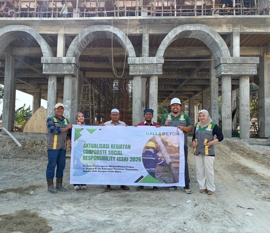 Kalla Beton mendukung pembangunan Masjid Miftahul Firdaus melalui pasokan beton siap pakai (ready mix). Masjid yang berlokasi di Jalan Negara RT 01, Kelurahan Pemaluan, Kecamatan Sepaku, Kabupaten Penajam Paser Utara, Kalimantan Timur