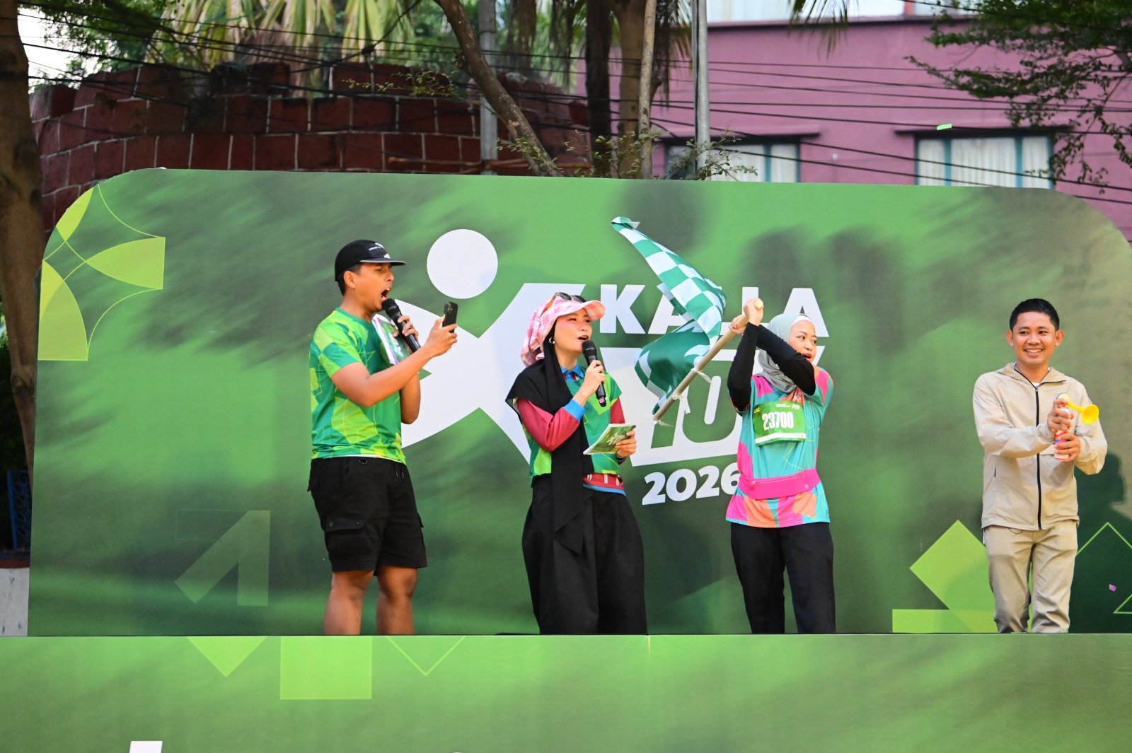 Sebanyak 4.500 pelari mengikuti Kalla 10K yang dihelat di kawasan Anjungan Pantai Losari Makassar, Minggu (11/10/2026).