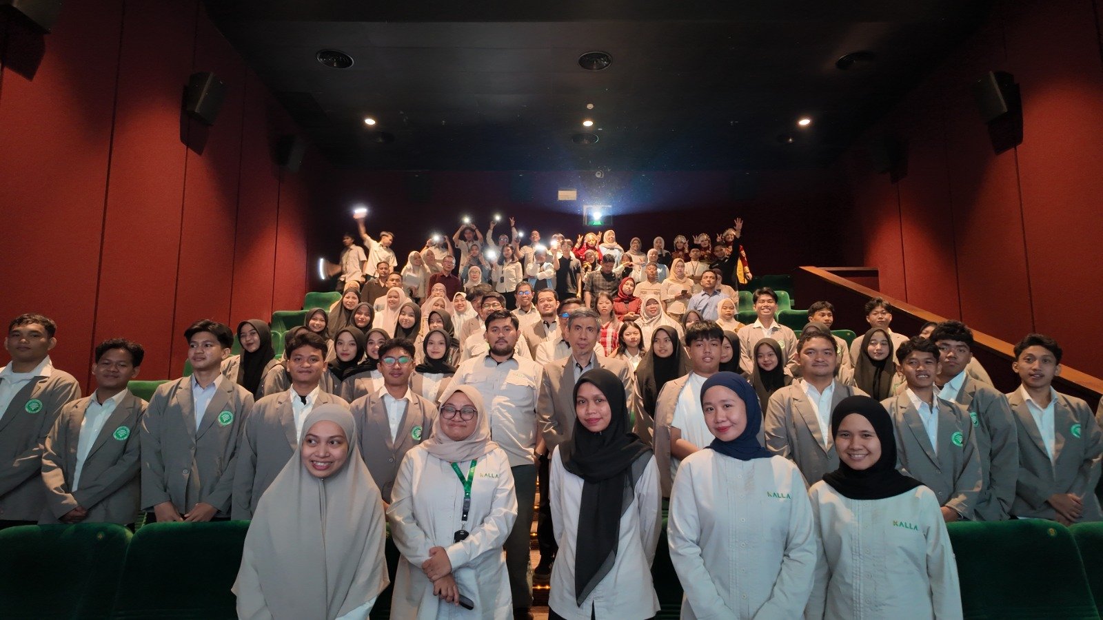 Kalla Institute menggelar kegiatan Penyambutan Mahasiswa Baru Tahun Akademik 2026/2027 di Bioskop XXI NIPAH PARK Makassar
