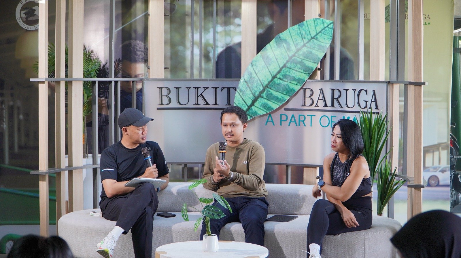 Semangat ini dihadirkan melalui kegiatan Poundfit dan Podcast Keliling, yang merupakan bagian dari rangkaian Road to Indonesian Podcast Festival. Kegiatan ini berlangsung pada Sabtu, 17 Oktober 2026, di Driving Range Golf, kawasan Bukit Baruga.